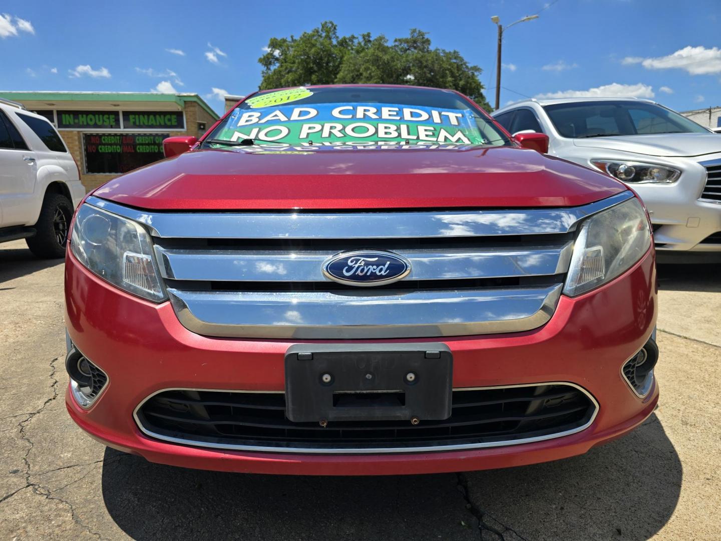 2012 RED Ford Fusion SE (3FAHP0HA8CR) with an 2.5L L4 DOHC 16V engine, AUTO transmission, located at 2660 S.Garland Avenue, Garland, TX, 75041, (469) 298-3118, 32.885387, -96.656776 - Photo#9