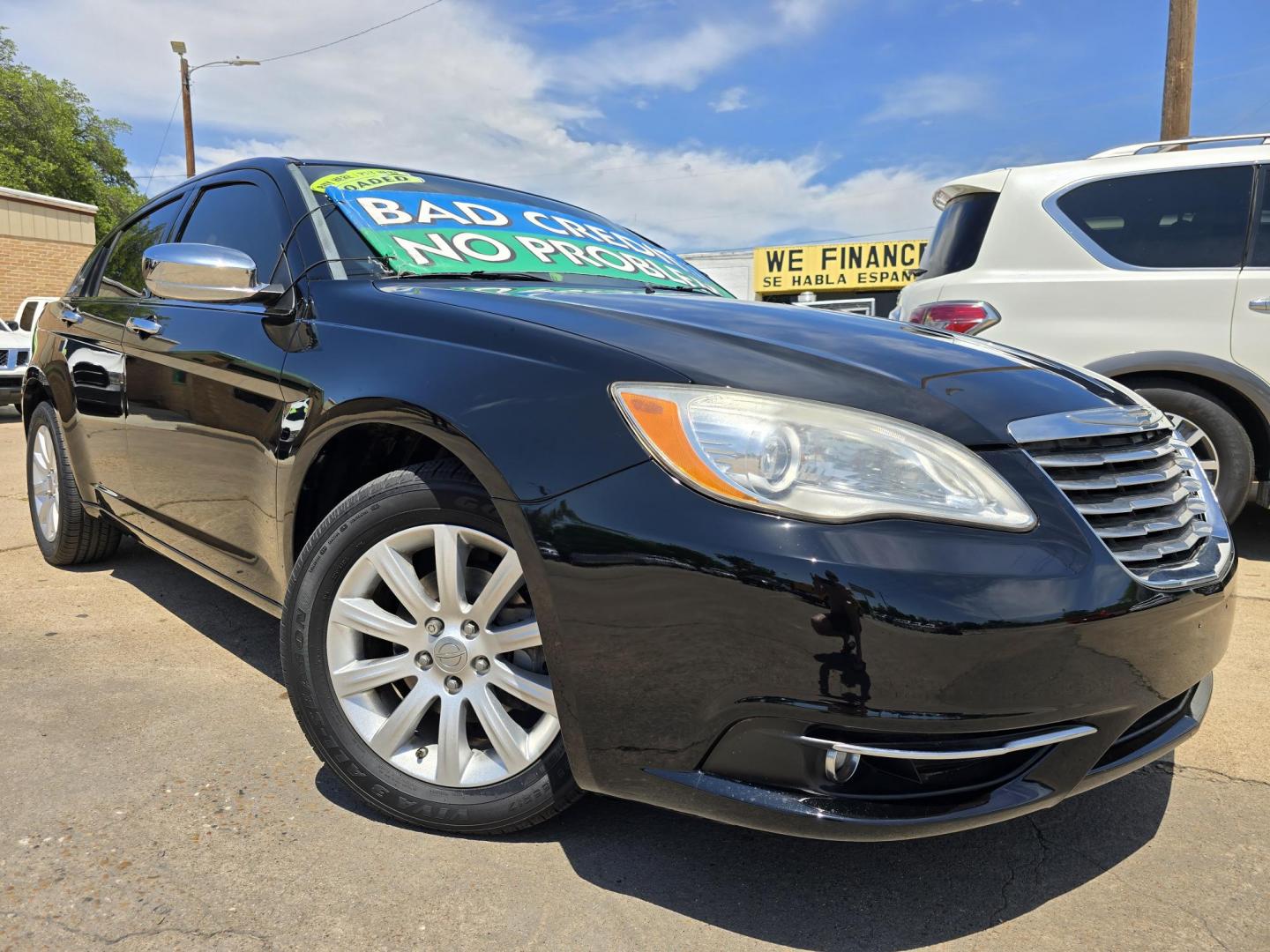 2014 Chrysler 200 Limited (1C3CCBCG3EN) with an 3.6L V6 DOHC 24V FFV engine, 6-Speed Automatic transmission, located at 2660 S.Garland Avenue, Garland, TX, 75041, (469) 298-3118, 32.885387, -96.656776 - Photo#0