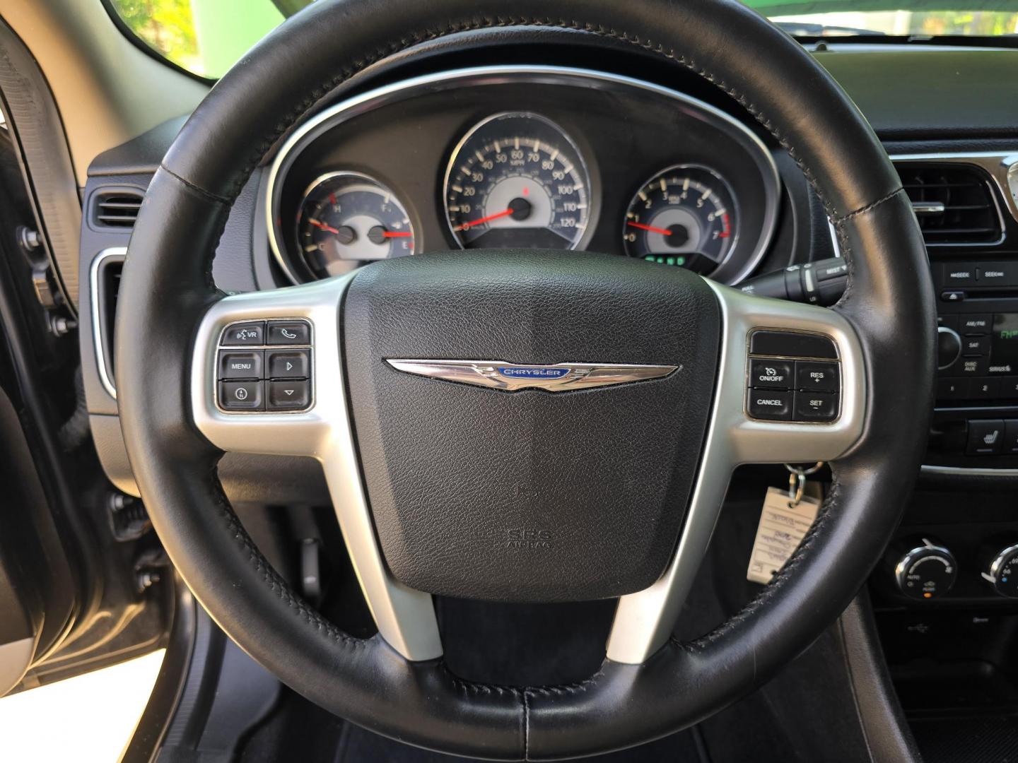 2014 Chrysler 200 Limited (1C3CCBCG3EN) with an 3.6L V6 DOHC 24V FFV engine, 6-Speed Automatic transmission, located at 2660 S.Garland Avenue, Garland, TX, 75041, (469) 298-3118, 32.885387, -96.656776 - Photo#12