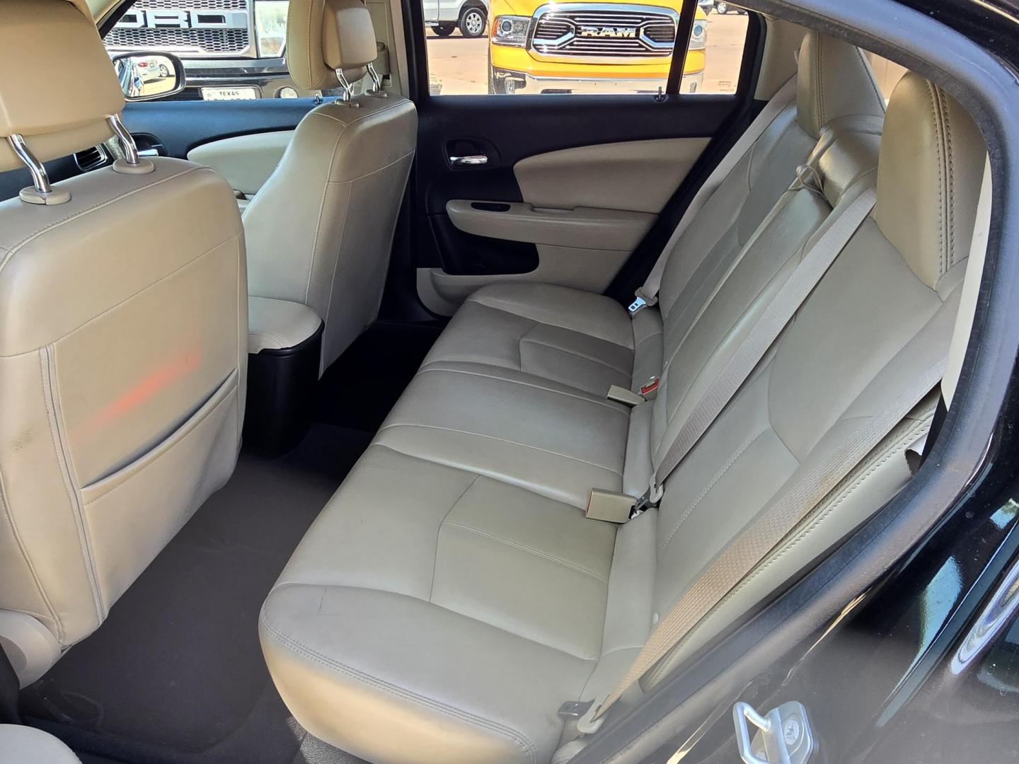 2014 Chrysler 200 Limited (1C3CCBCG3EN) with an 3.6L V6 DOHC 24V FFV engine, 6-Speed Automatic transmission, located at 2660 S.Garland Avenue, Garland, TX, 75041, (469) 298-3118, 32.885387, -96.656776 - Photo#15