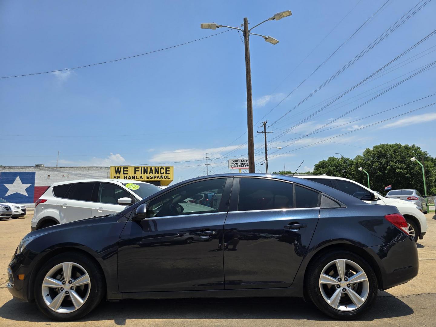 2015 Chevrolet Cruze 2LT (1G1PE5SB8F7) with an 1.4L L4 DOHC 16V TURBO engine, 6-Speed Automatic transmission, located at 2660 S.Garland Avenue, Garland, TX, 75041, (469) 298-3118, 32.885387, -96.656776 - Photo#6