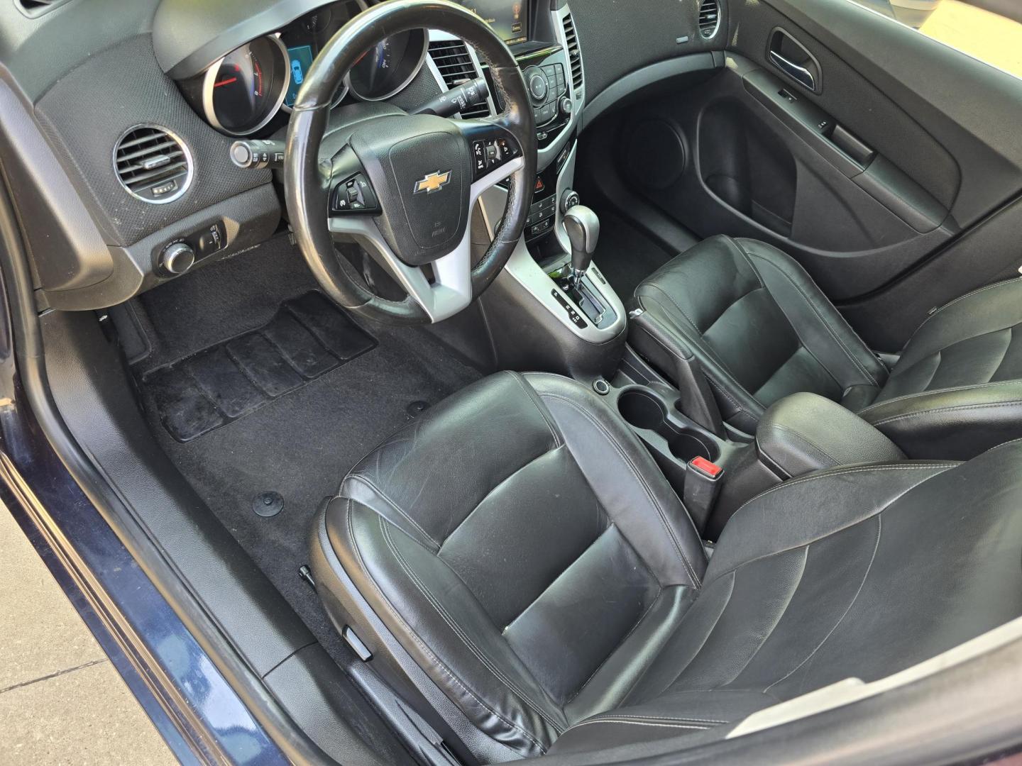 2015 Chevrolet Cruze 2LT (1G1PE5SB8F7) with an 1.4L L4 DOHC 16V TURBO engine, 6-Speed Automatic transmission, located at 2660 S.Garland Avenue, Garland, TX, 75041, (469) 298-3118, 32.885387, -96.656776 - Photo#10