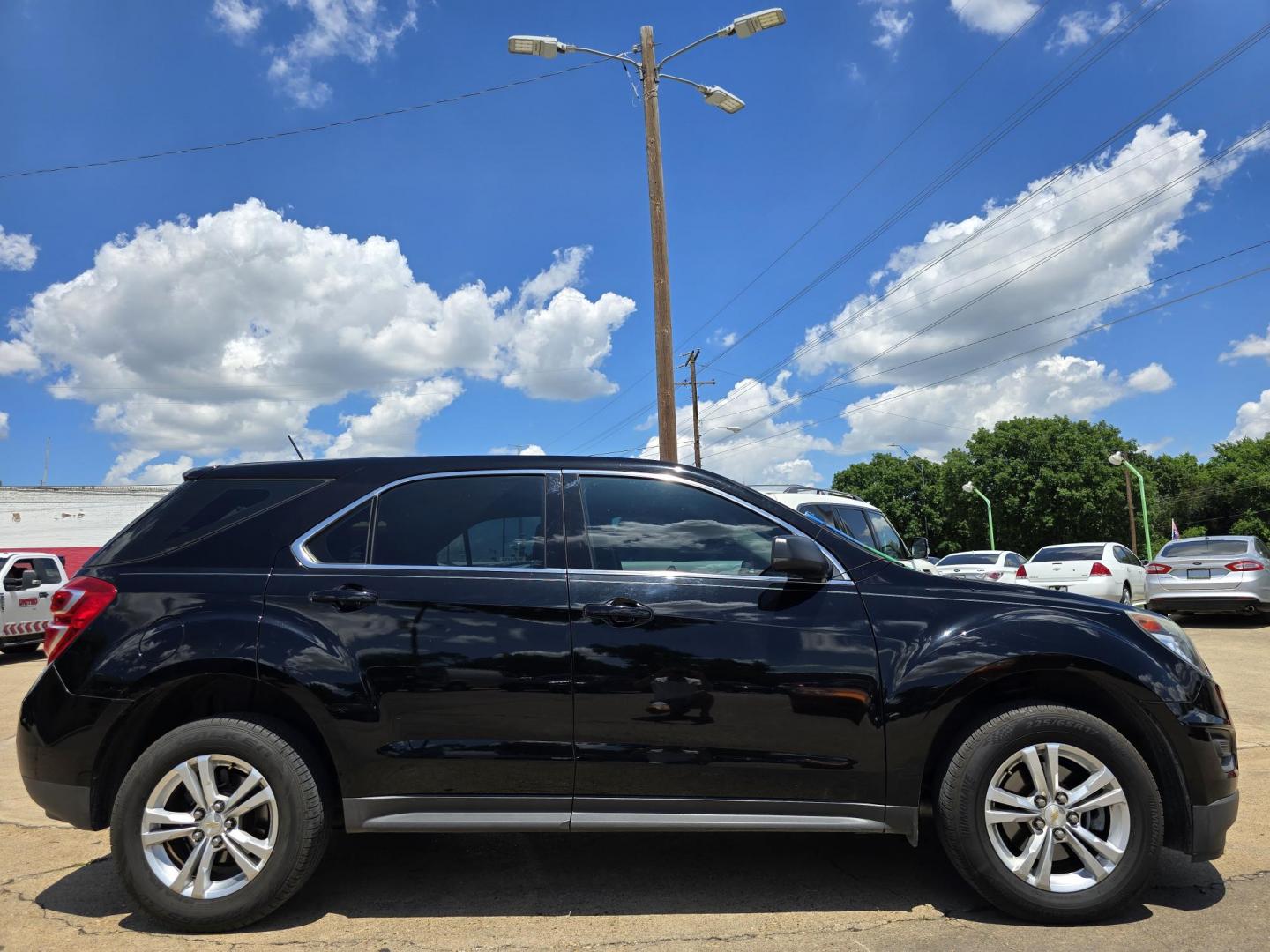 2017 BLACK Chevrolet Equinox LS (2GNALBEK3H1) with an 2.4L L4 DOHC 16V FFV engine, 6A transmission, located at 2660 S.Garland Avenue, Garland, TX, 75041, (469) 298-3118, 32.885387, -96.656776 - Photo#3