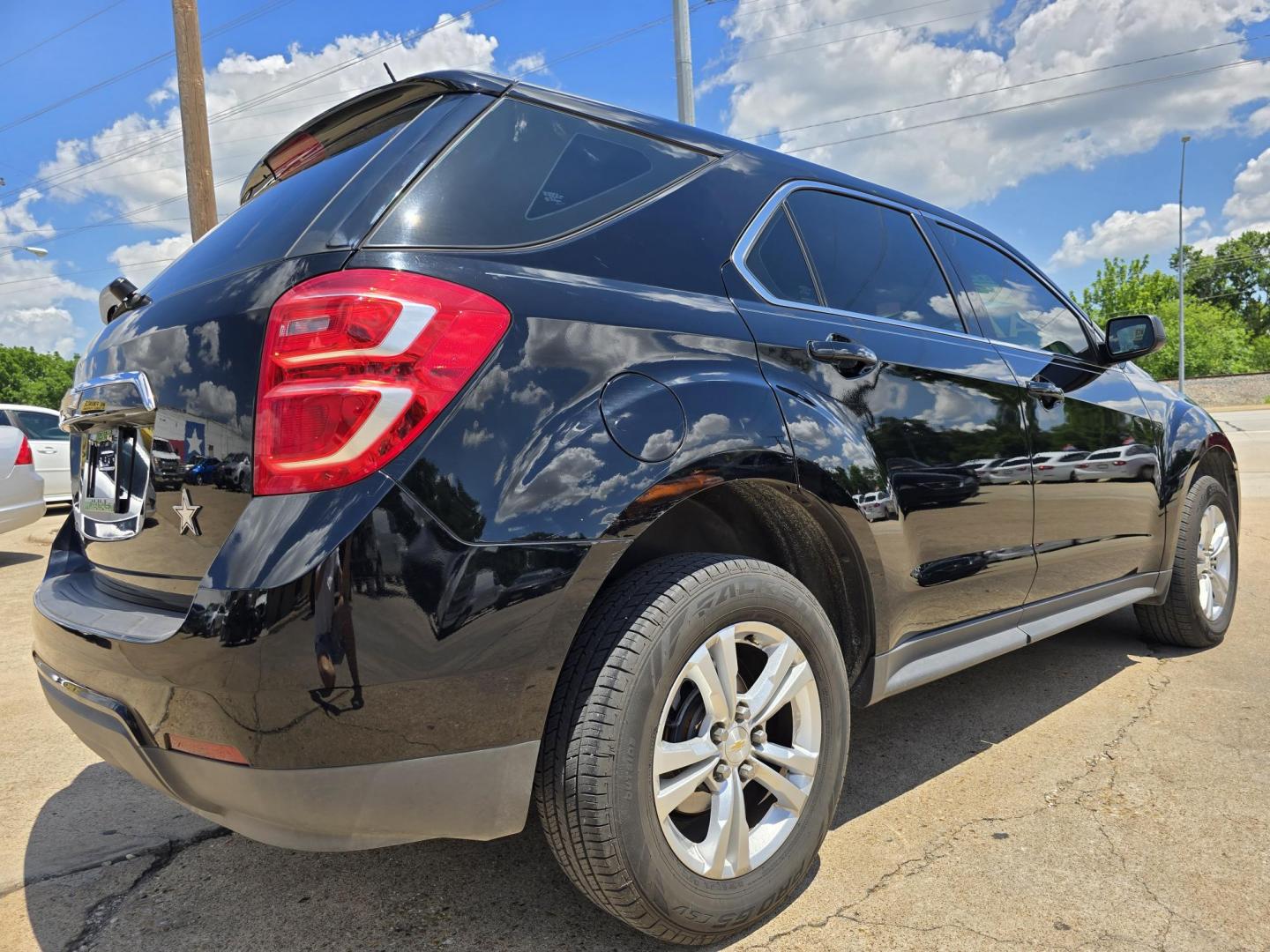 2017 BLACK Chevrolet Equinox LS (2GNALBEK3H1) with an 2.4L L4 DOHC 16V FFV engine, 6A transmission, located at 2660 S.Garland Avenue, Garland, TX, 75041, (469) 298-3118, 32.885387, -96.656776 - Photo#4