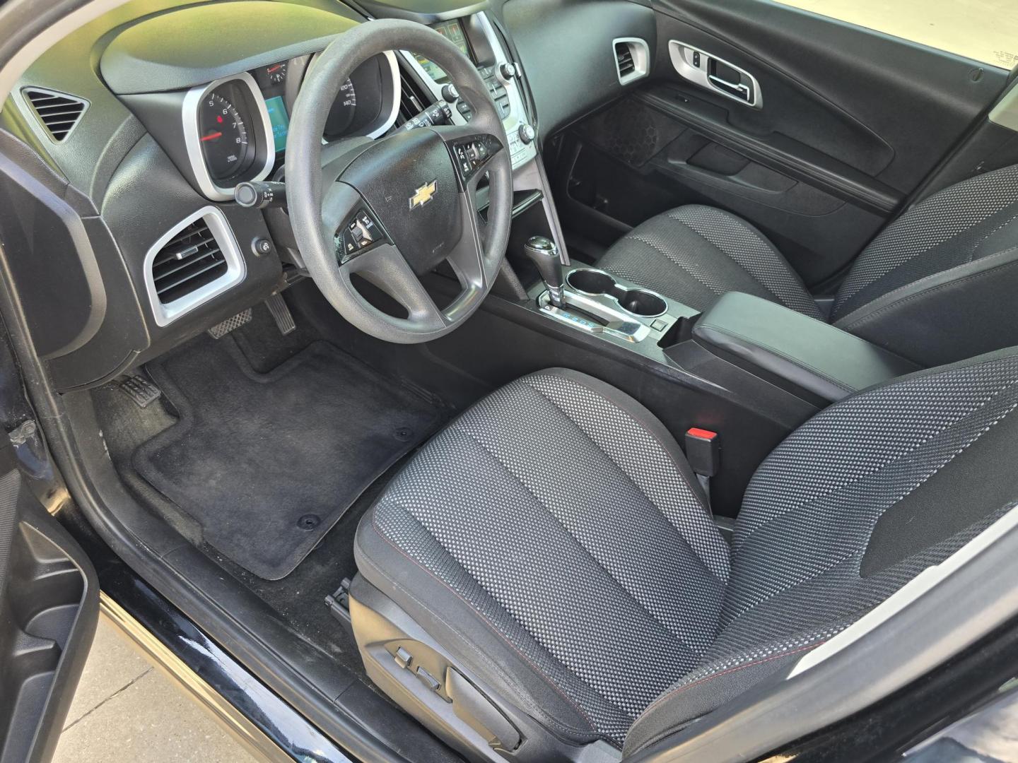 2017 BLACK Chevrolet Equinox LS (2GNALBEK3H1) with an 2.4L L4 DOHC 16V FFV engine, 6A transmission, located at 2660 S.Garland Avenue, Garland, TX, 75041, (469) 298-3118, 32.885387, -96.656776 - Photo#11