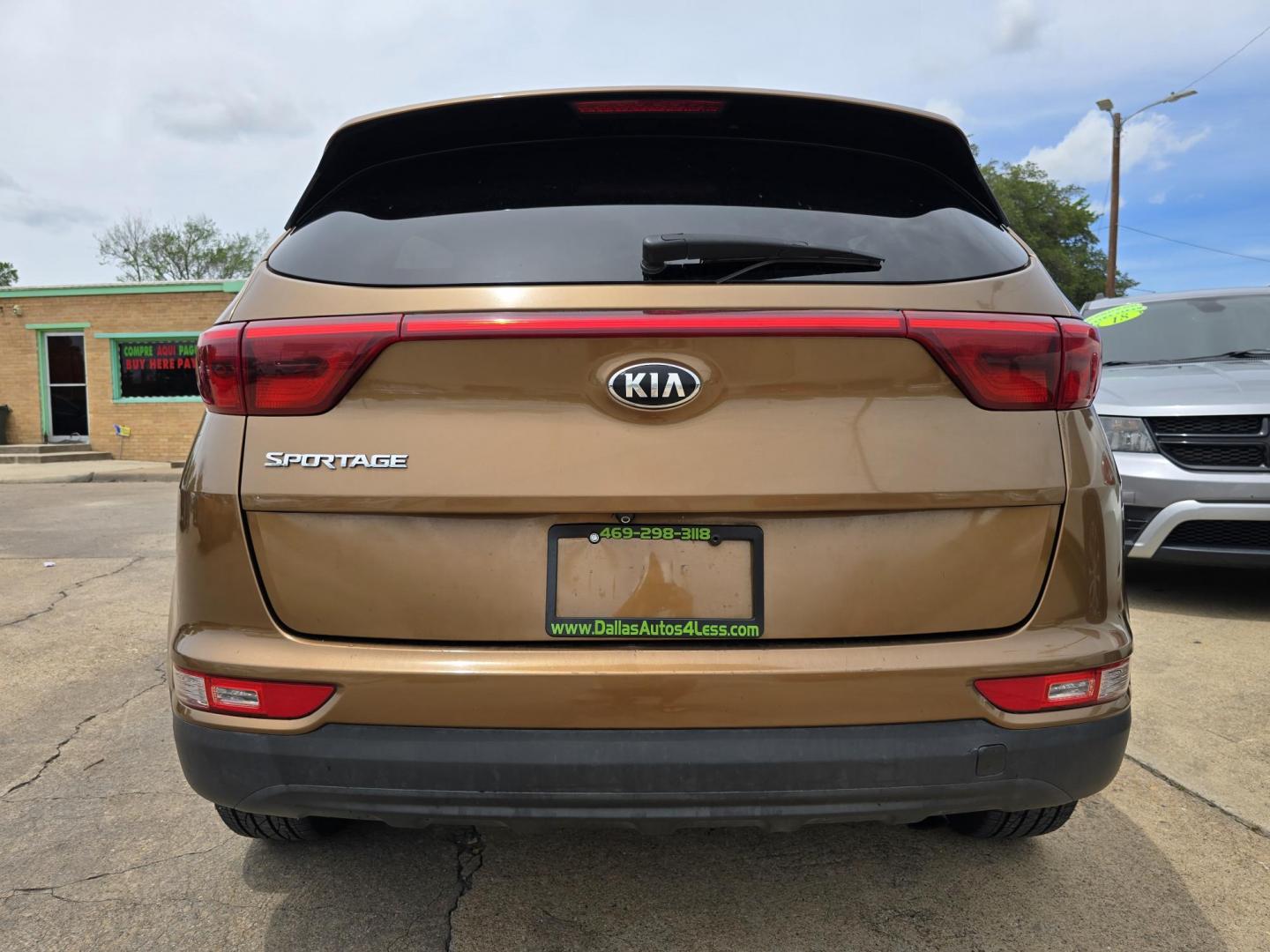 2017 BROWN Kia Sportage LX (KNDPMCAC3H7) with an 2.4L V6 DOHC 24V engine, 6A transmission, located at 2660 S.Garland Avenue, Garland, TX, 75041, (469) 298-3118, 32.885387, -96.656776 - Photo#4