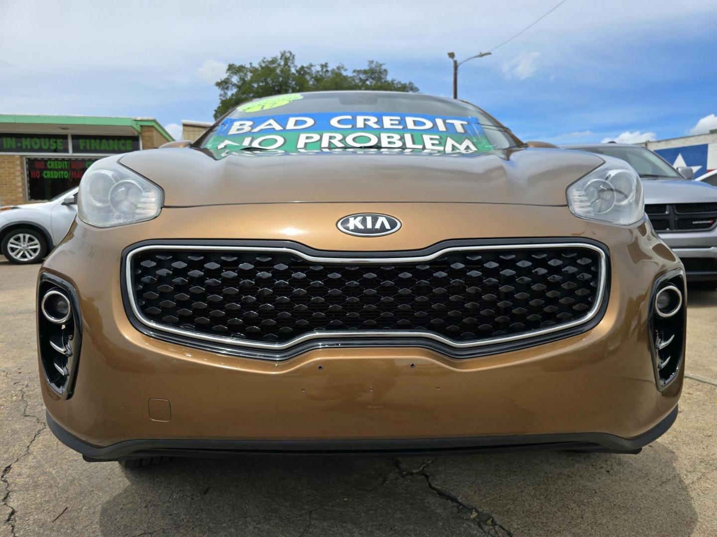 2017 BROWN Kia Sportage LX (KNDPMCAC3H7) with an 2.4L V6 DOHC 24V engine, 6A transmission, located at 2660 S.Garland Avenue, Garland, TX, 75041, (469) 298-3118, 32.885387, -96.656776 - Photo#9