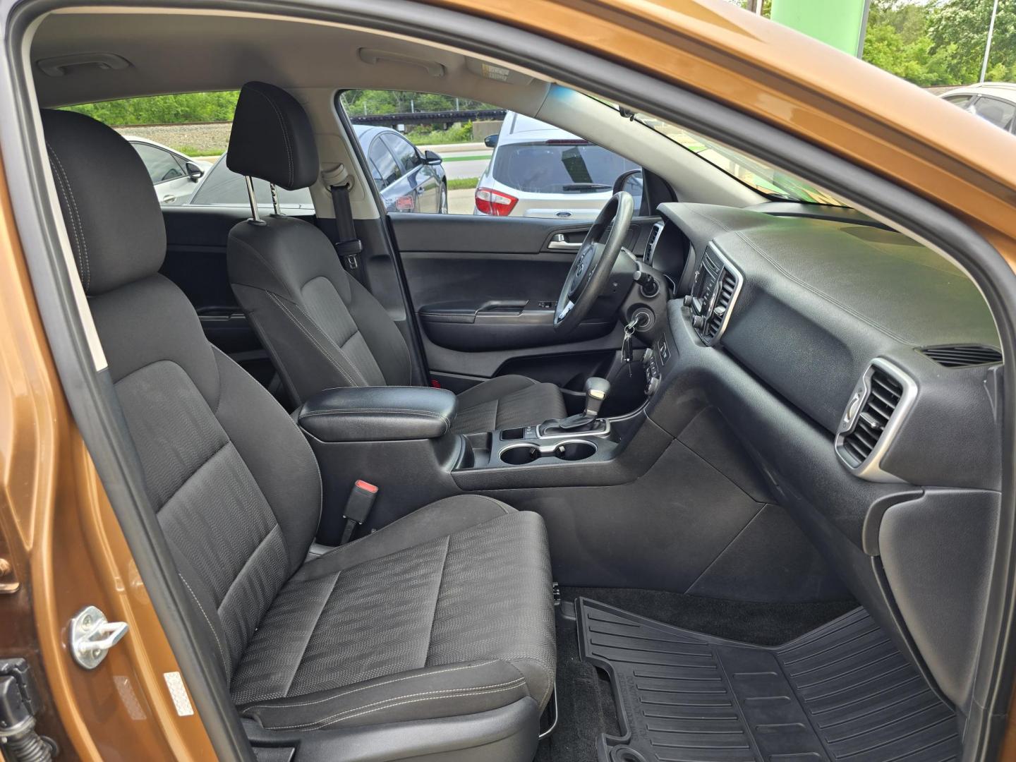 2017 BROWN Kia Sportage LX (KNDPMCAC3H7) with an 2.4L V6 DOHC 24V engine, 6A transmission, located at 2660 S.Garland Avenue, Garland, TX, 75041, (469) 298-3118, 32.885387, -96.656776 - Photo#19