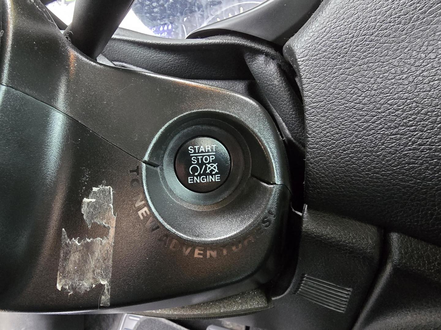 2019 WHITE Jeep Renegade Latitude (ZACNJABB7KP) with an 2.4L L4 DOHC 16V engine, 9A transmission, located at 2660 S.Garland Avenue, Garland, TX, 75041, (469) 298-3118, 32.885387, -96.656776 - Photo#13