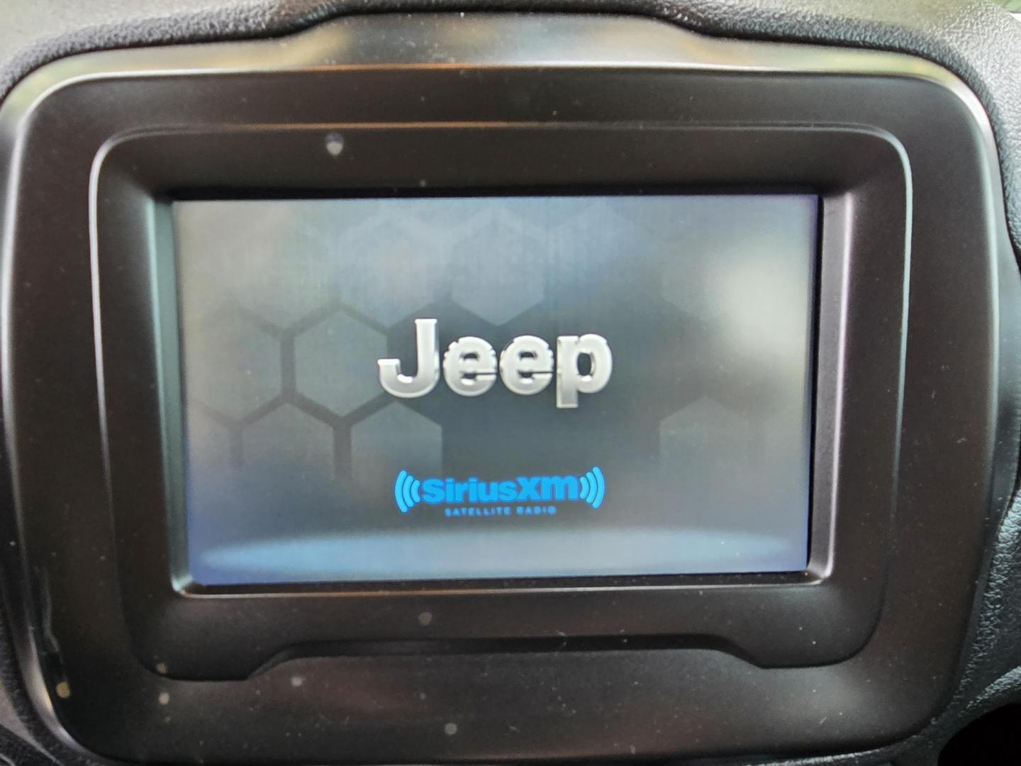 2019 WHITE Jeep Renegade Latitude (ZACNJABB7KP) with an 2.4L L4 DOHC 16V engine, 9A transmission, located at 2660 S.Garland Avenue, Garland, TX, 75041, (469) 298-3118, 32.885387, -96.656776 - Photo#15